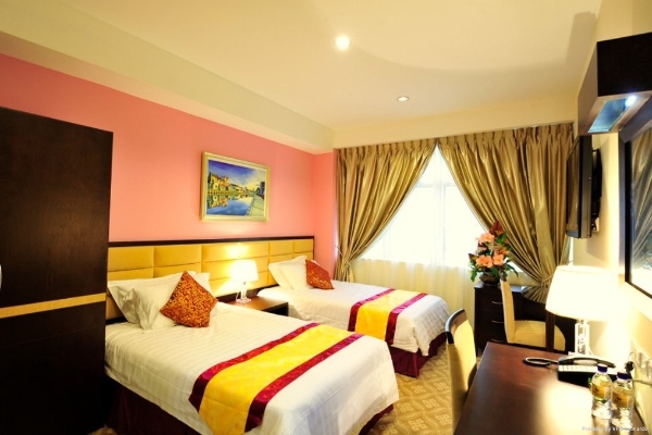 Hallmark Regency Hotel